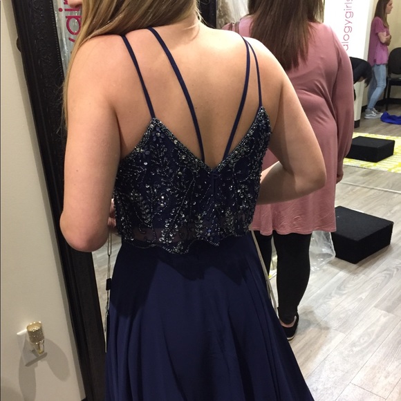 BRAND NEW PROM DRESS!!! SIZE 6 - Picture 2 of 8